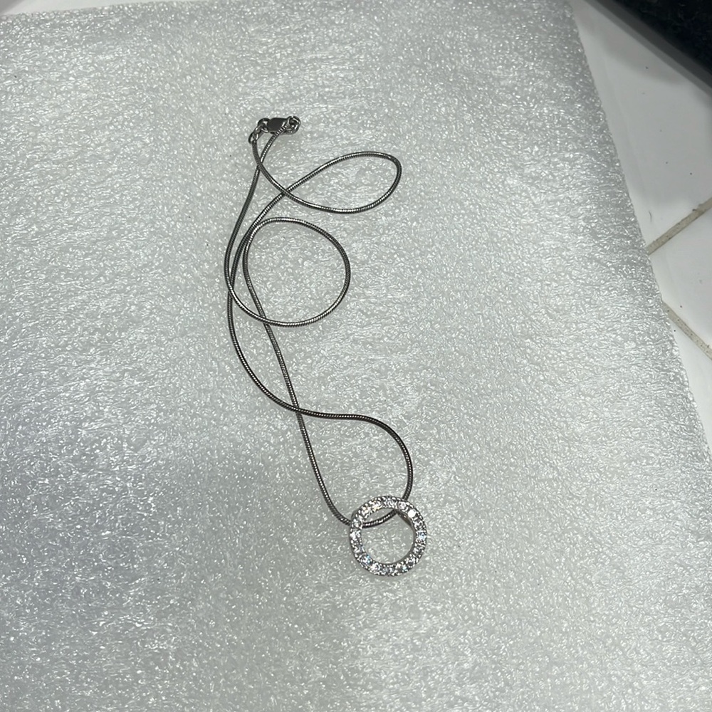 Crystal silver pendant necklace